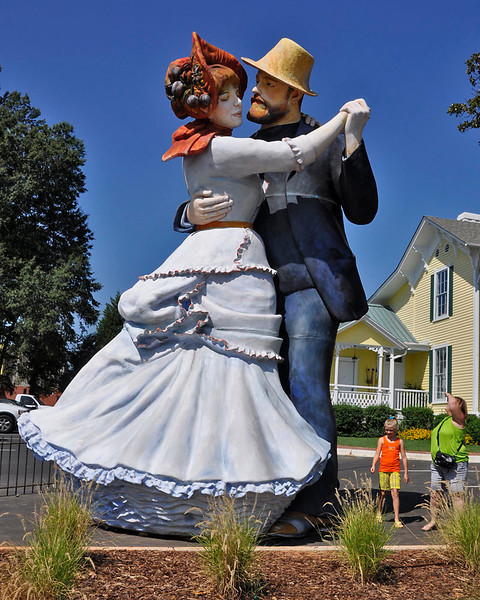Renoir - Dance at Bougival-L